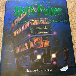 Harry Potter and the Prisoner of Azkaban: The Illustrated Edition (Harry Potter,